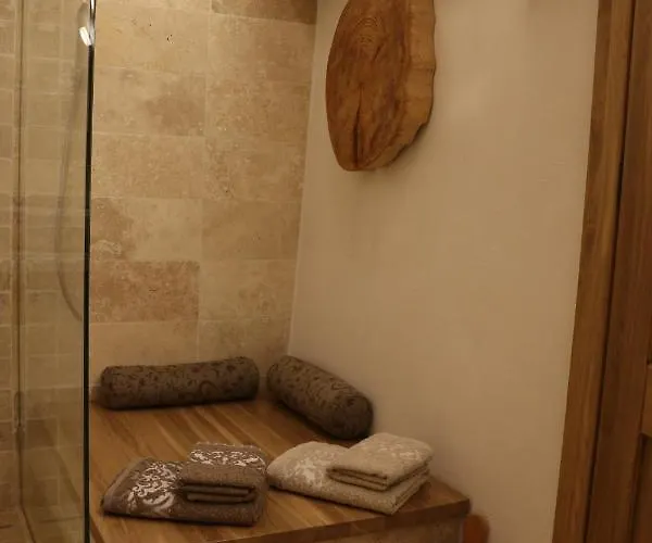 Pszczelarnia Dom Pracy Tworczej 팜스테이 *